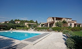 6 Bedroom Holiday Villa in Luberon