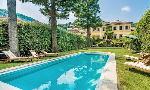 Large Villas in Italy