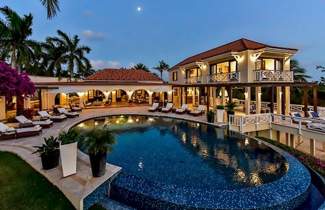Large Vacation Villas in Antigua